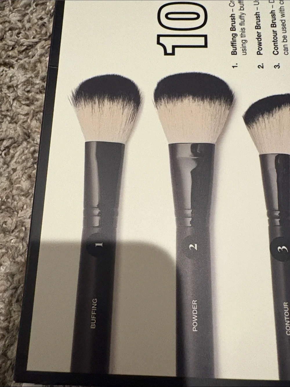 FREE In bundle NWT 3 Piece Women Makeup Brush Set in Black & White